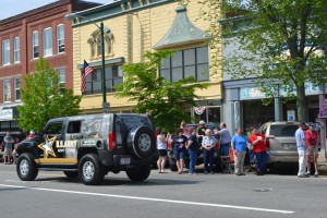 Go Army - Handing out flags to all the Parade Observers